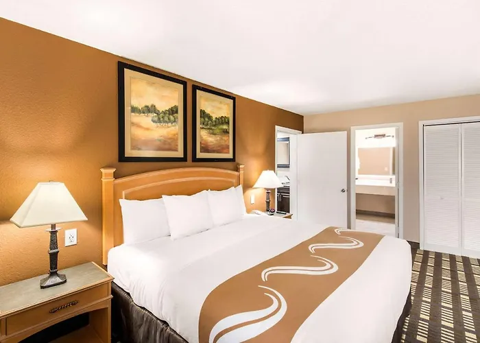 Quality Inn & Suites Plano East - Richardson