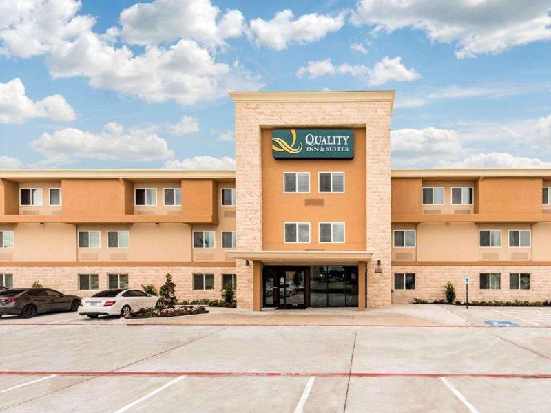 Quality & East - Richardson Hotel