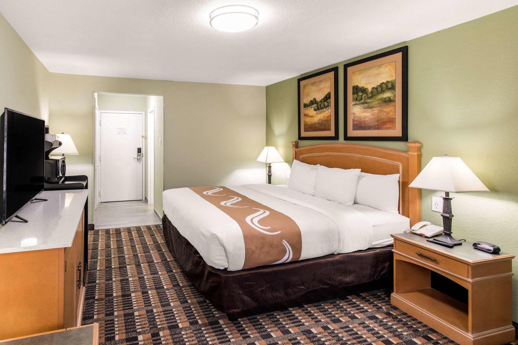 Quality & East - Richardson Hotel