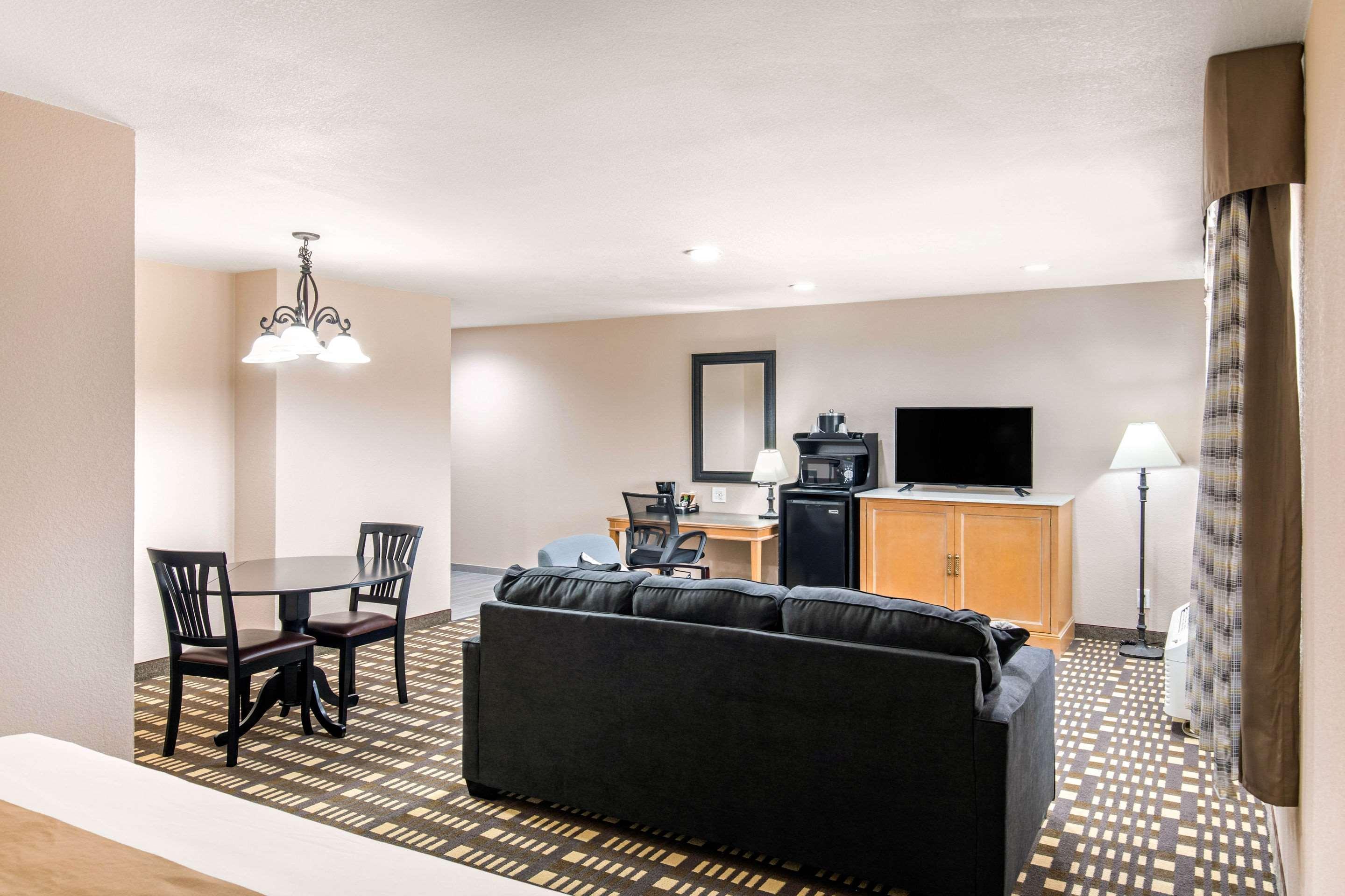 Hotel Quality & East - Richardson 3*