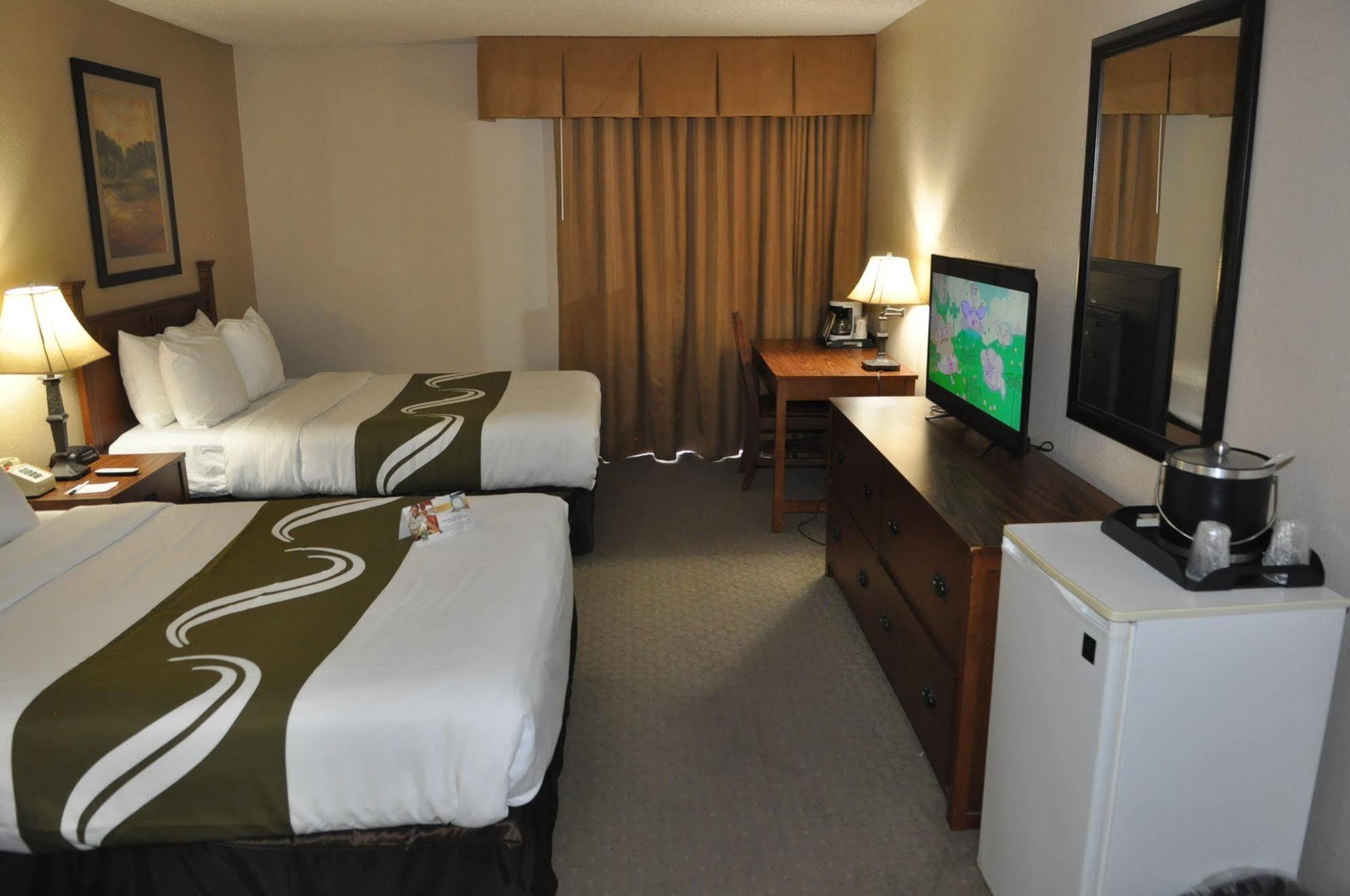 Hotel Quality & East - Richardson 3*