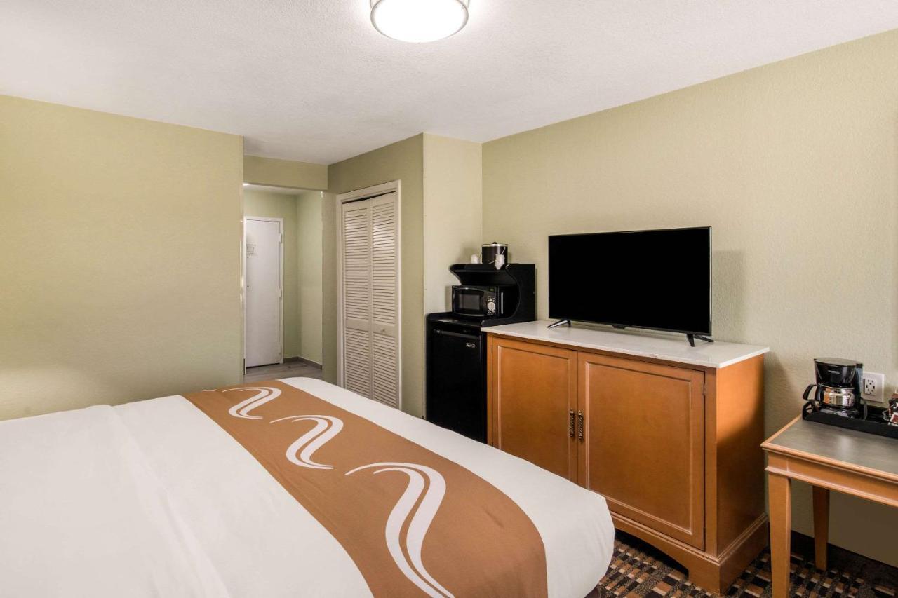 Quality & East - Richardson Hotel Plano